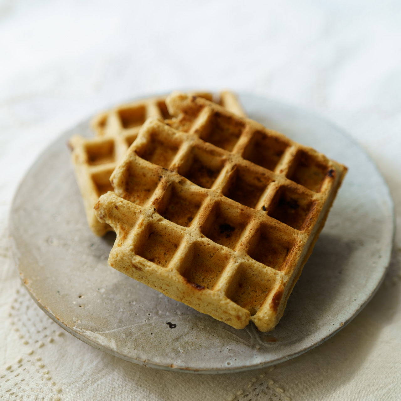 マリールゥのいなほパンケーキミックスで焼いたワッフル(サクッとした焼き上がり)