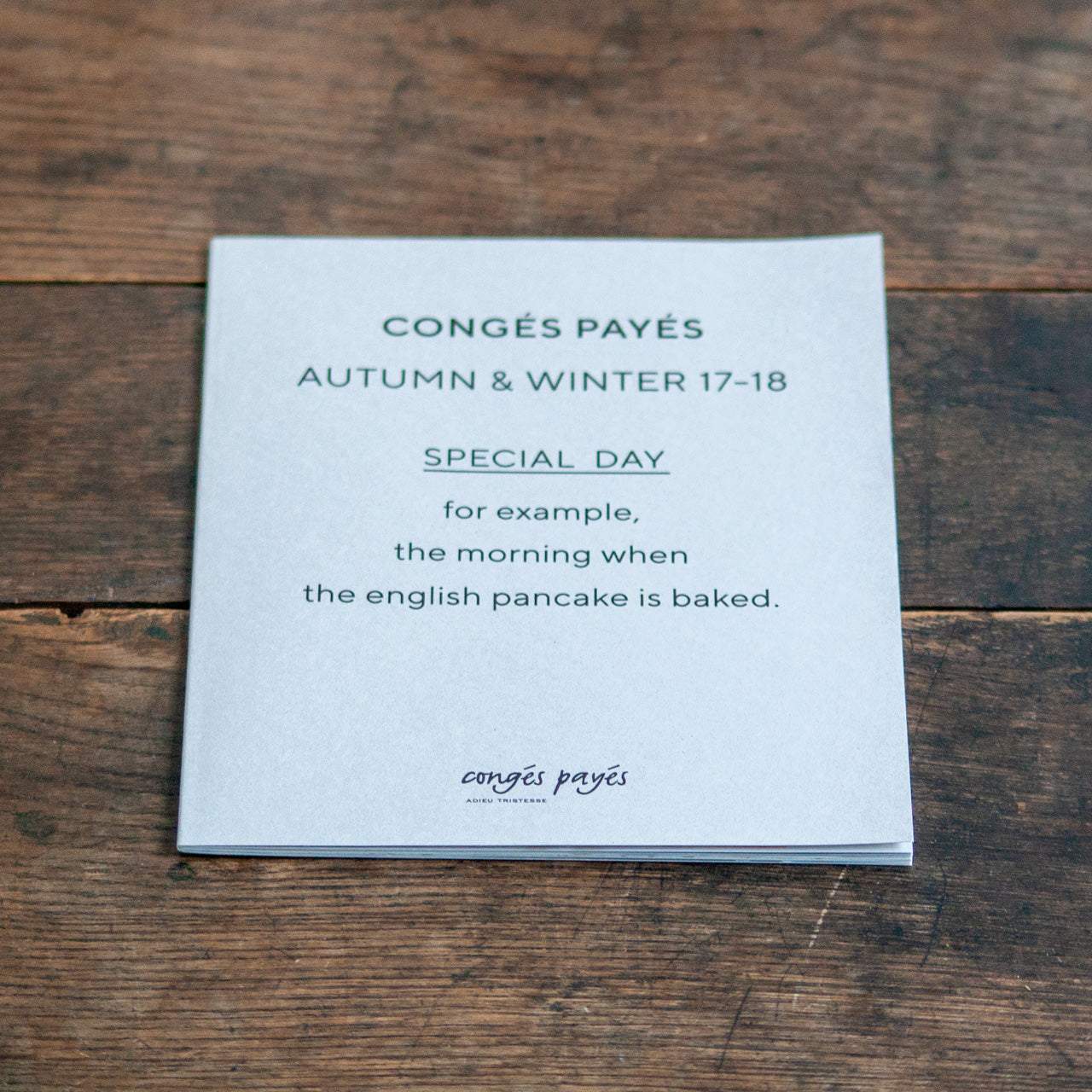 congés payés A/W 2017-18カタログ『SPECIAL DAY』の表紙。イングリッシュパンケーキの朝をテーマにしたコピー付き